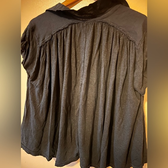 Free people black flowy collar button top size small - Picture 3 of 8